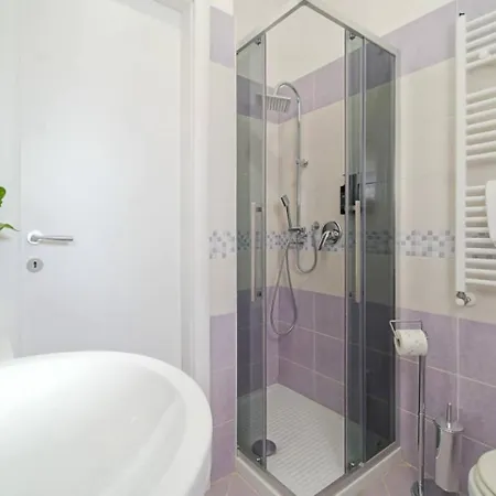 Betty Peschiera Apartment *