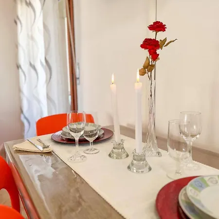 Betty Peschiera פסקיארה דל גארדה