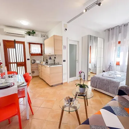 Betty Peschiera Apartment Peschiera del Garda
