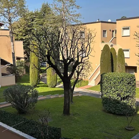 Betty Peschiera Apartment *