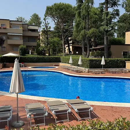 Betty Peschiera Apartment *