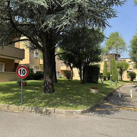 Betty Peschiera Apartment *